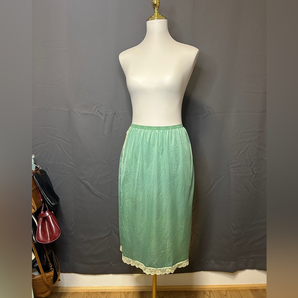 Vintage slip skirt with lace trim detailing